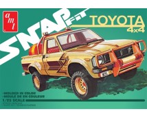 AMT 1:25 Toyota HiLux 4x4 SR5 1980 Snap Fit Kit     AMT1114M/12
