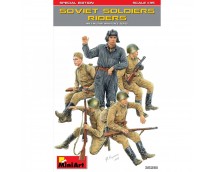 MiniArt 1:35 Soviet Soldiers Riders WWII     35281