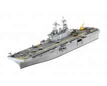 Revell 1:700 WASP Class US Navy Assault Carrier      05178